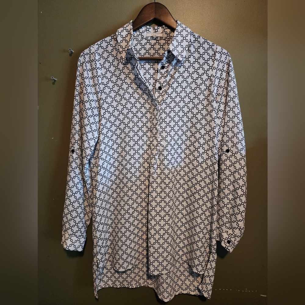 Pleione Monochrome Geometric Print Shirt Size XS But Fits Like A Medium Womens - Picture 1 of 3